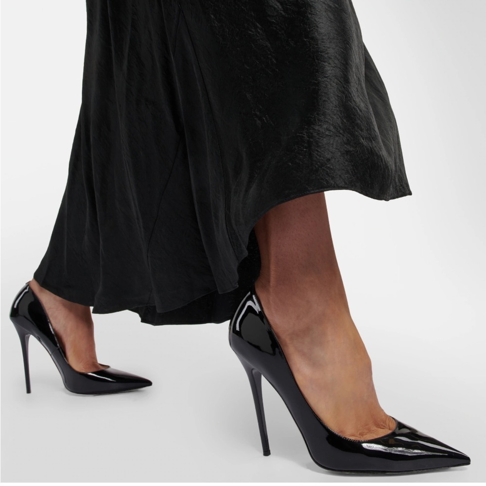 Jimmy Choo Black Patent leather Anouk pointed toe pumps 37.5